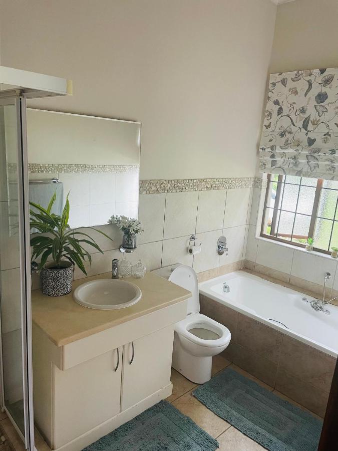 Porterfield Guest House, Champagne Valley Εξωτερικό φωτογραφία