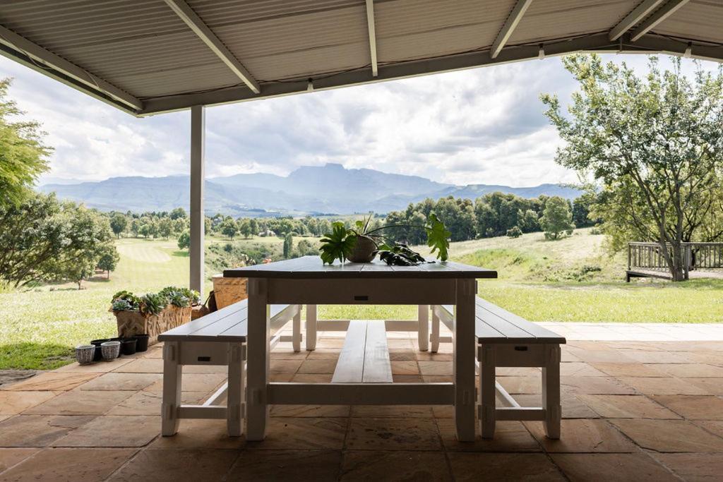 Porterfield Guest House, Champagne Valley Εξωτερικό φωτογραφία
